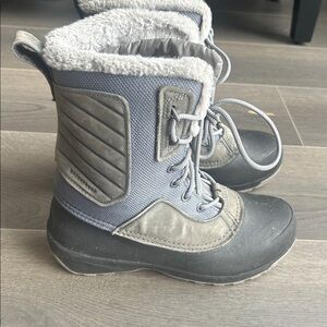 The North Face Shellista IV Mid Lace Waterproof Snow Boots Grey Women’s Size 8